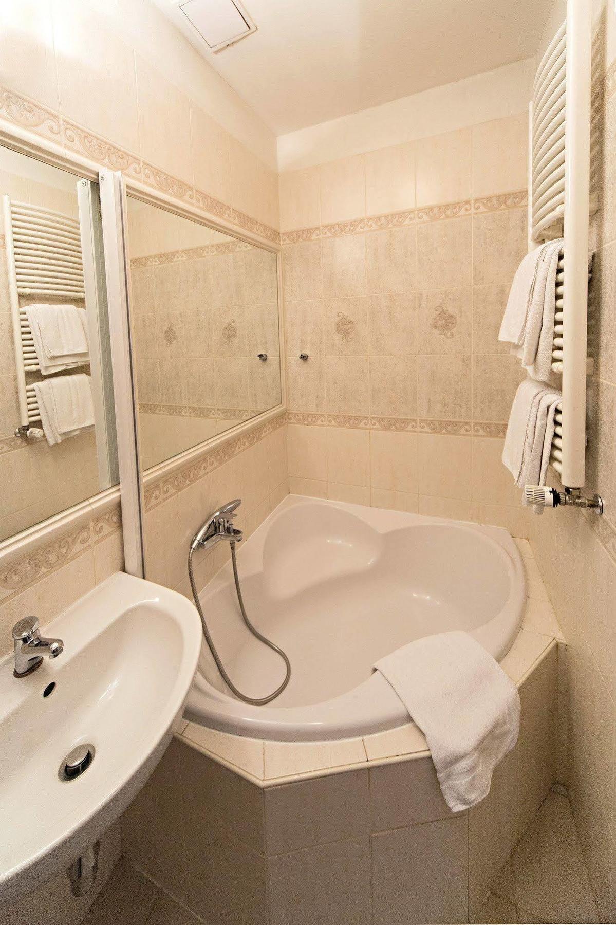 Hotel Donatello Praag Buitenkant foto