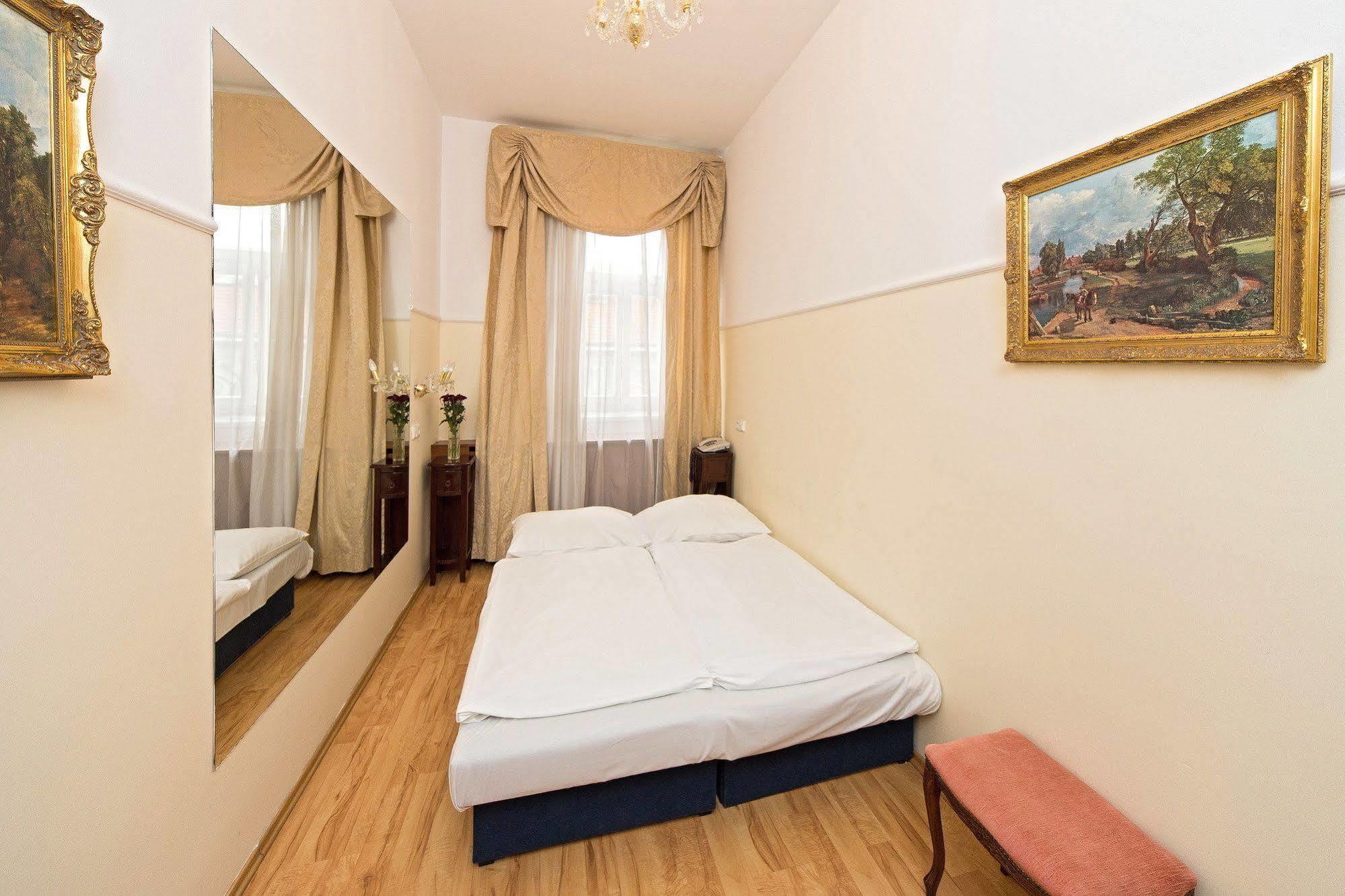 Hotel Donatello Praag Buitenkant foto