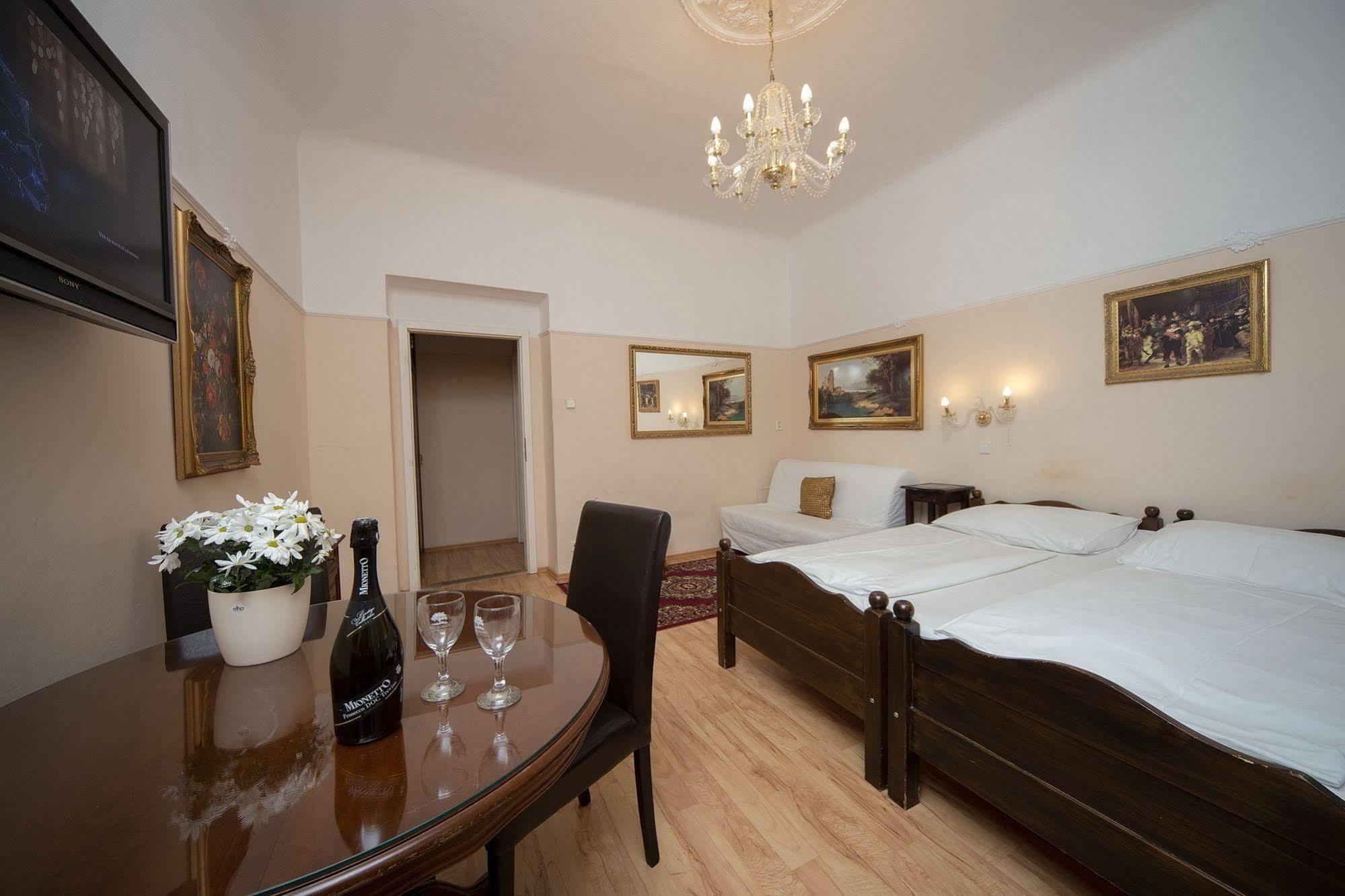 Hotel Donatello Praag Buitenkant foto