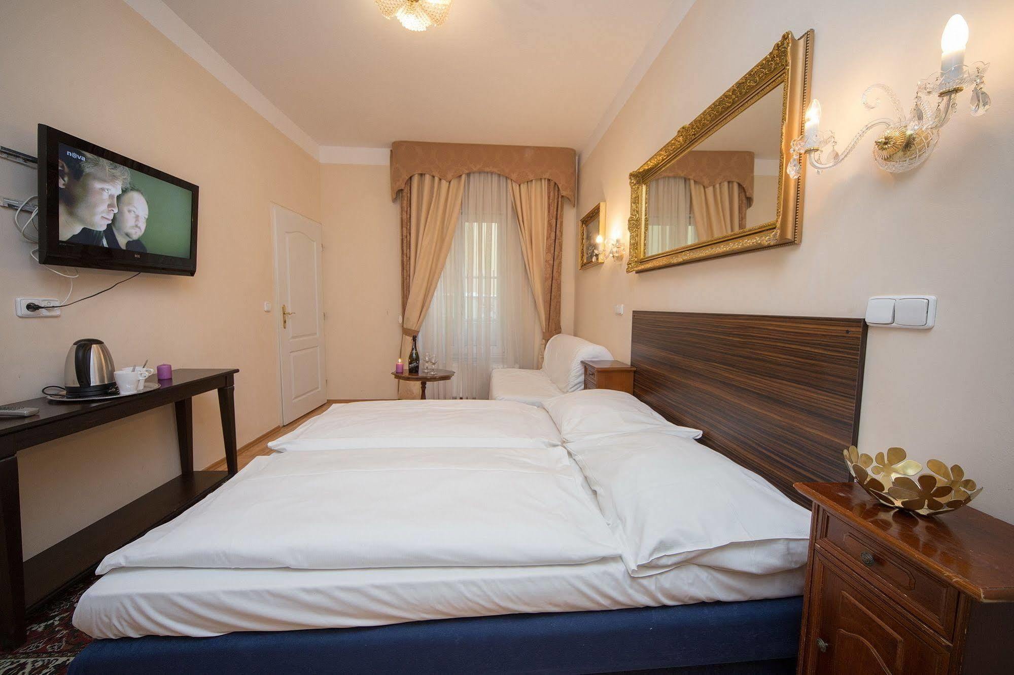 Hotel Donatello Praag Buitenkant foto